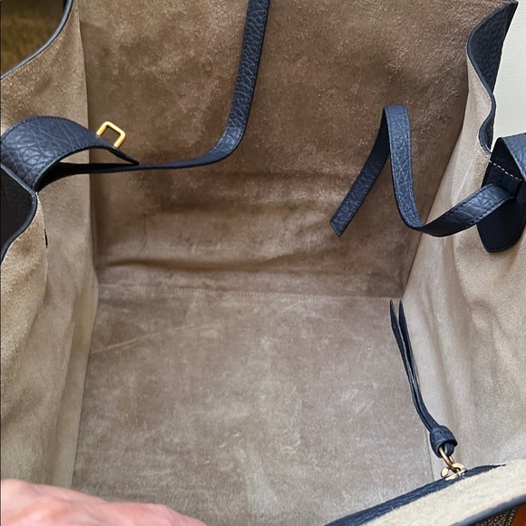 Céline Medium Phantom Bag Textured Calf, Dark Blue Gold Hardware - Picture 12 of 16